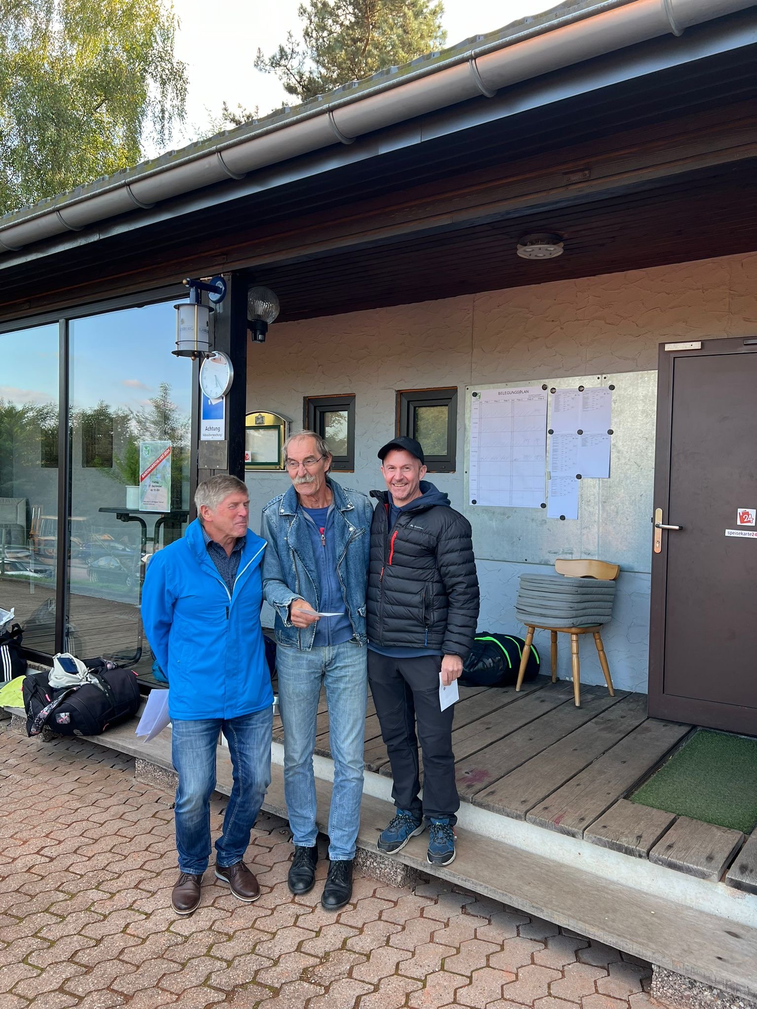 PHOTO 2023 12 08 21 18 18