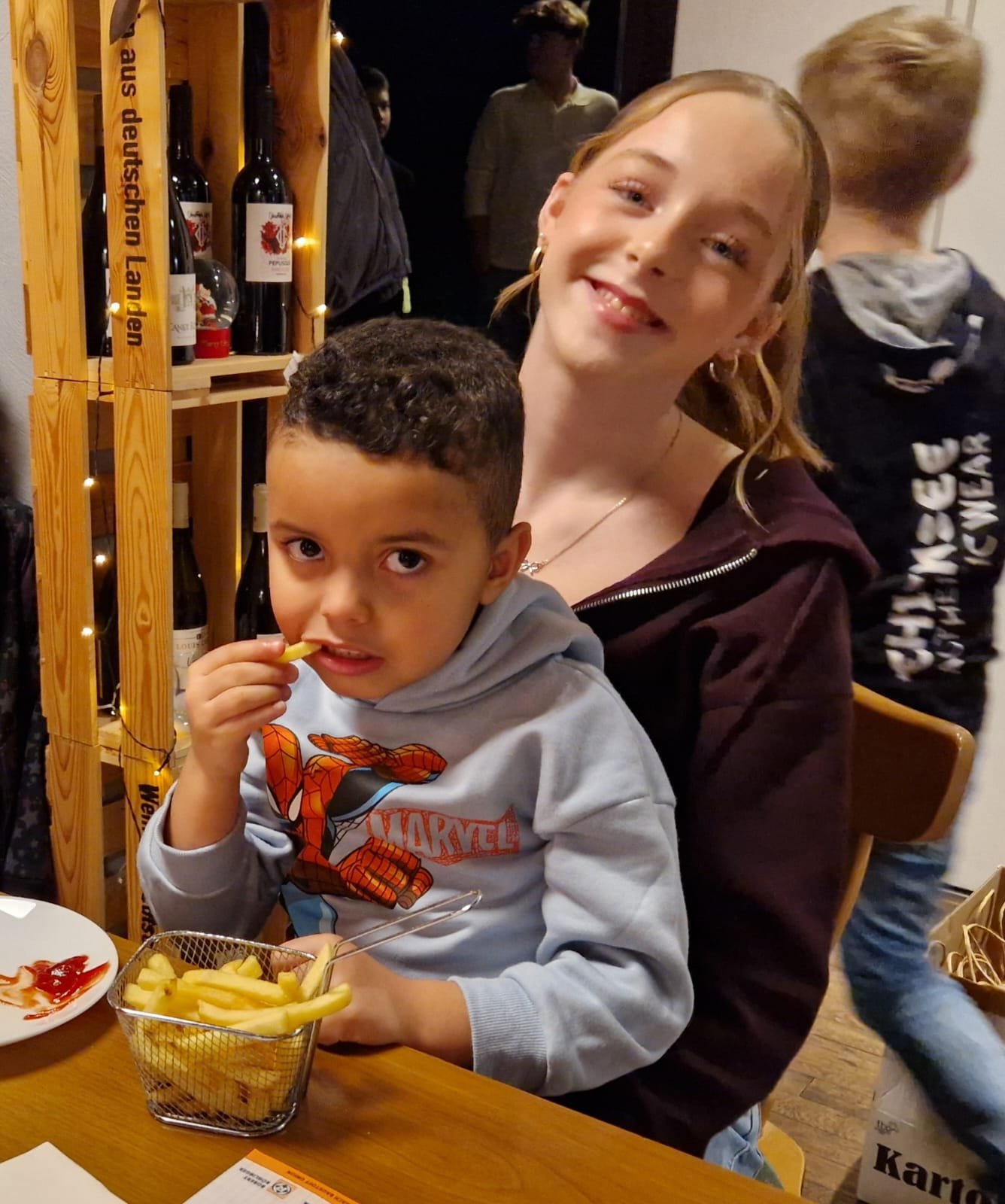 PHOTO 2023 12 08 21 18 18