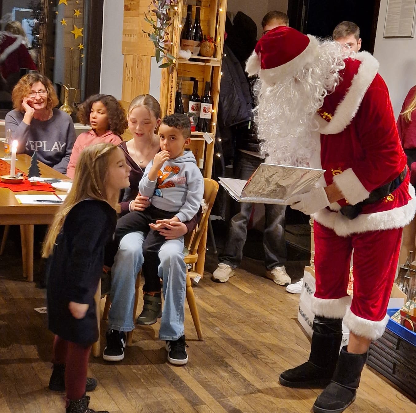 PHOTO 2023 12 08 21 18 18